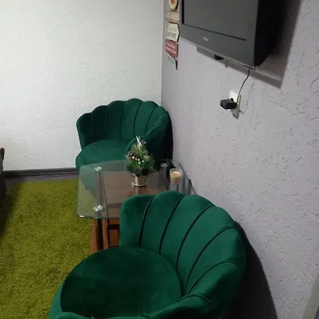 Vini With Private Parking Appartement Skopje