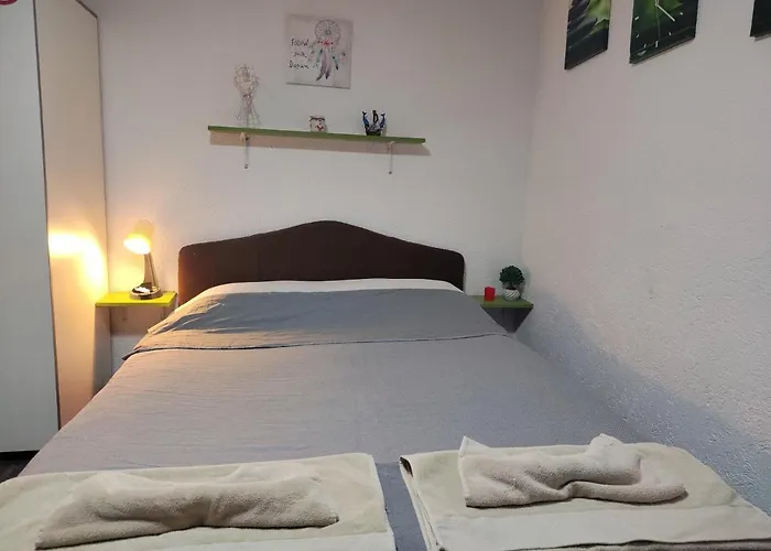 Vini With Private Parking Апартаменти