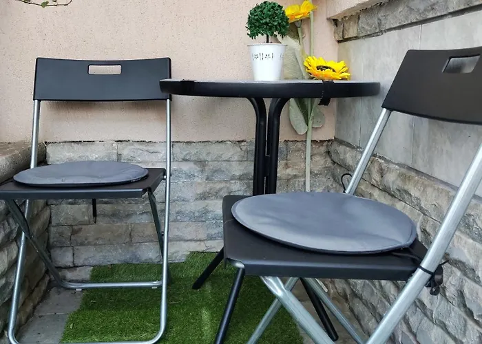 Апартаменти Vini With Private Parking Скоп'є