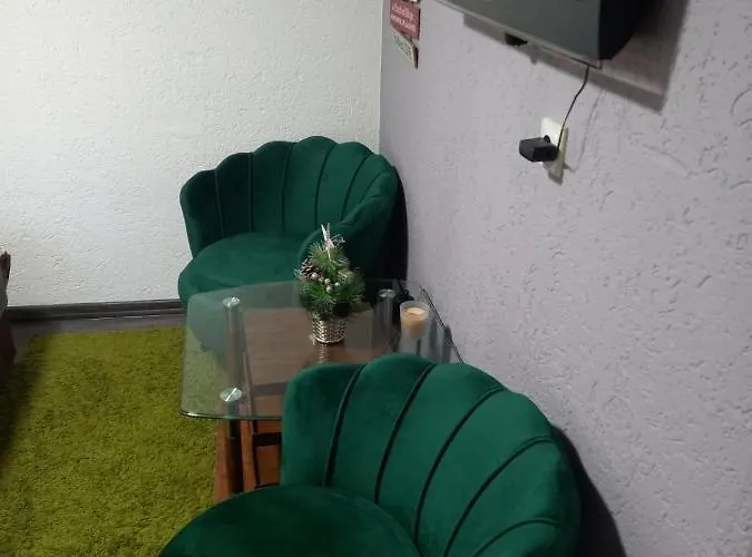 Vini With Private Parking Apartman Szkopje